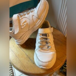 Sketchers all white Glimmer Kicks -  size 13 for cheer/gymnastics/hip hop